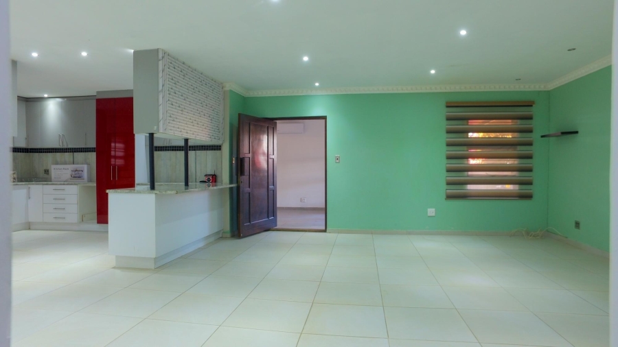 5 Bedroom Property for Sale in Waterkloof East North West